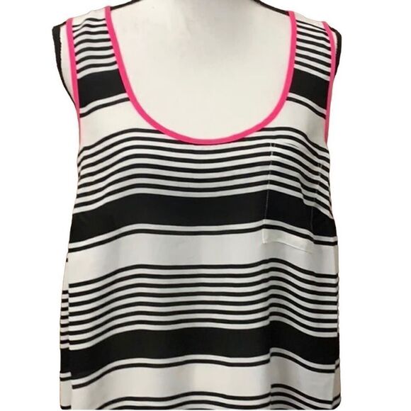 Torrid Striped Pocket Tank Top 3 - Picture 5 of 6